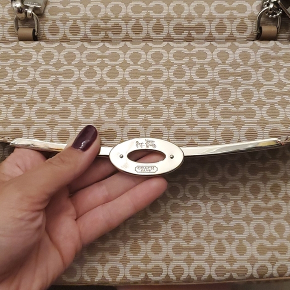 Coach - Picture 7 of 7